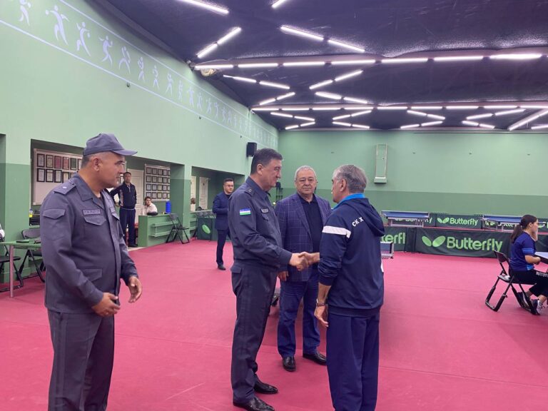 Министр внутренних дел Республики Узбекистан и хоким Юкори-Чирчикского района  посетили центр настольного тенниса.